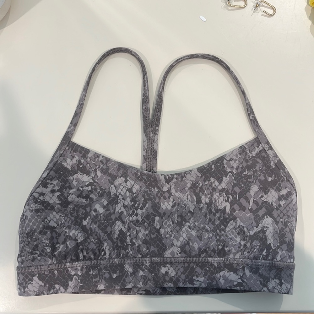 LULULEMON ** limited edition color***Flow Y Nulu sports bra